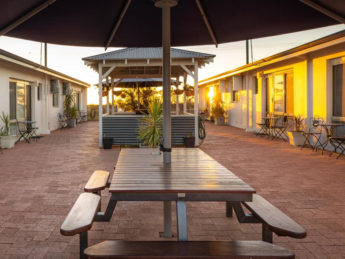 Api Pelican Beach Front Apartments Kalbarri Luaran gambar